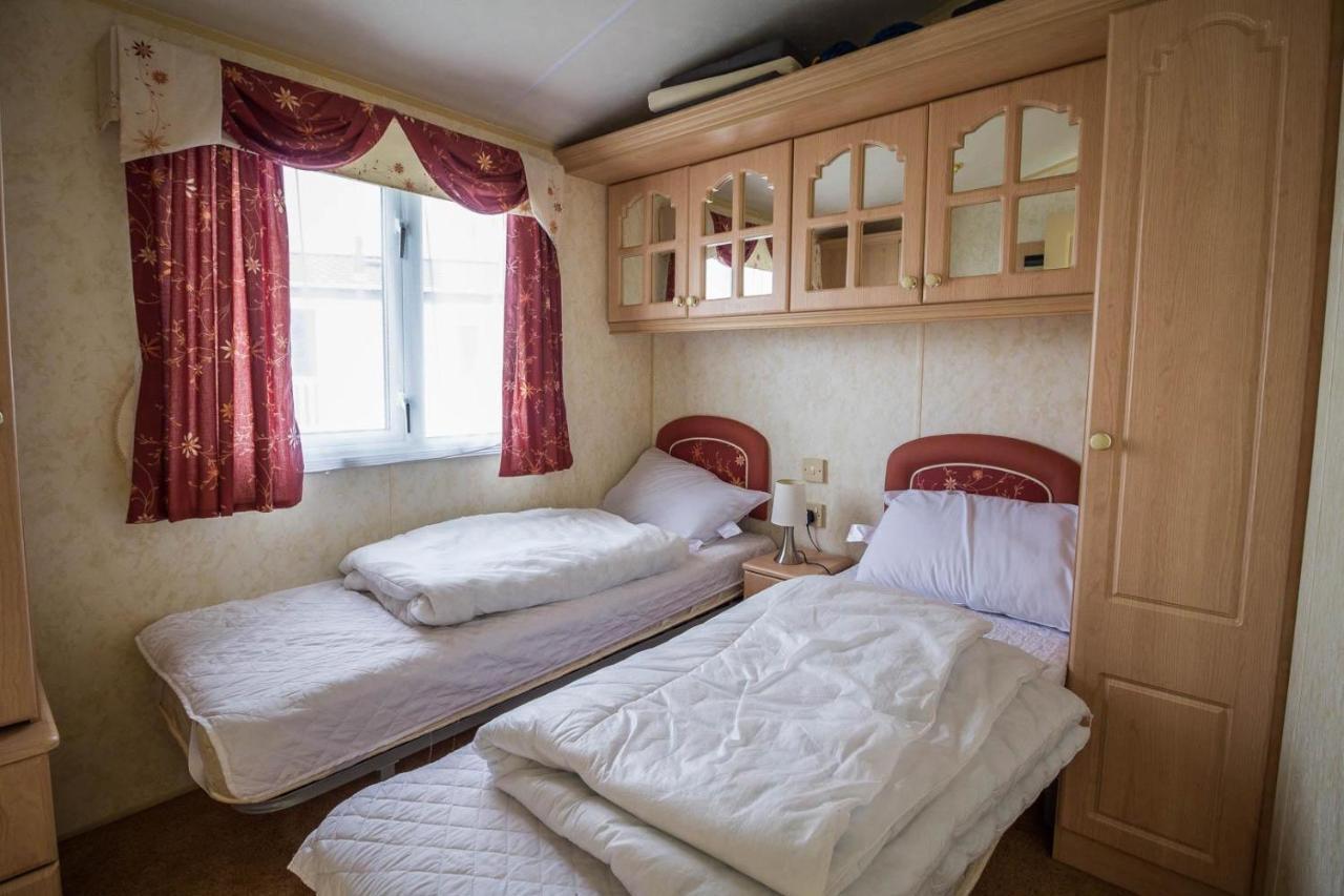 Brilliant Caravan For Hire At Manor Park In Hunstanton Norfolk Ref 23176K Hotel Ngoại thất bức ảnh